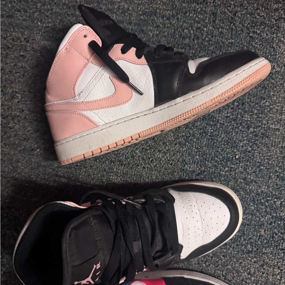 Jordan  Sneakers